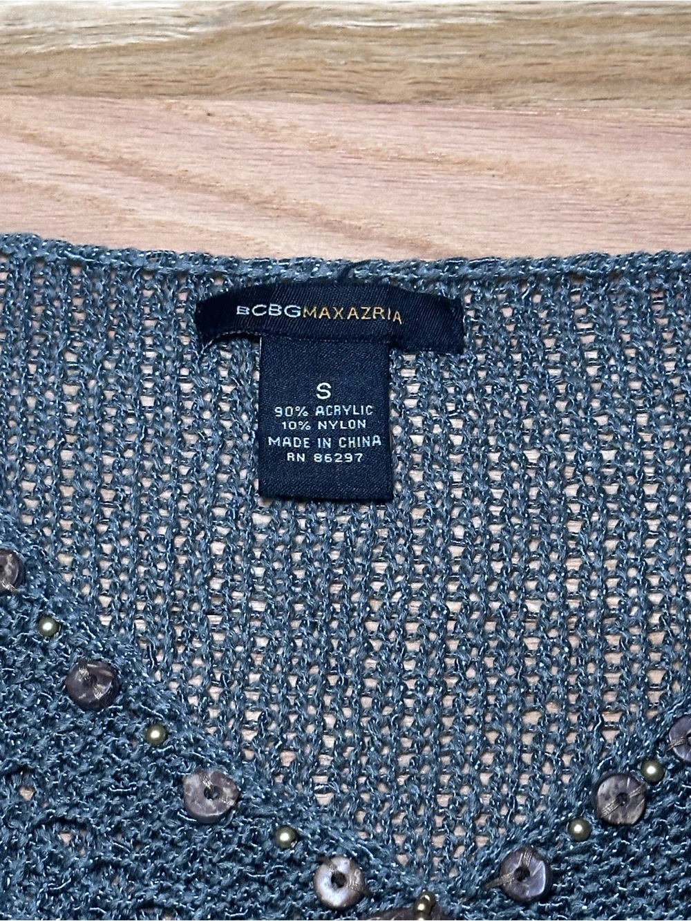 BCBG Crochet Knit V-Neck Top Y2K Fairycore Whimsigoth Embellished Sweater S - Picture 3 of 4